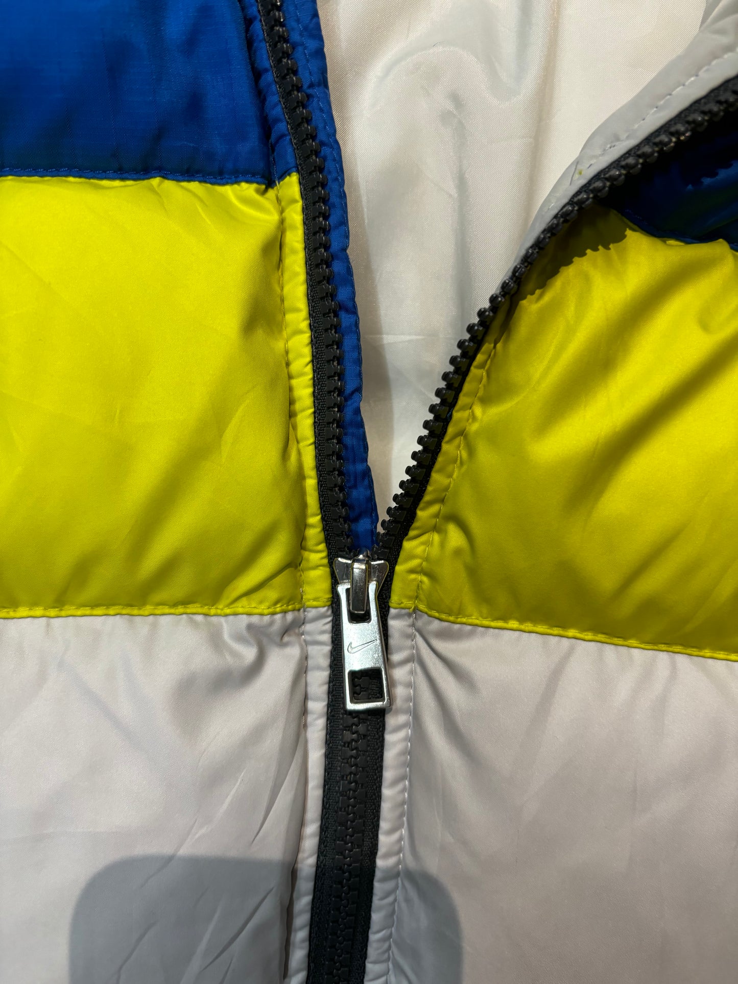 Nike puffer jacket size L