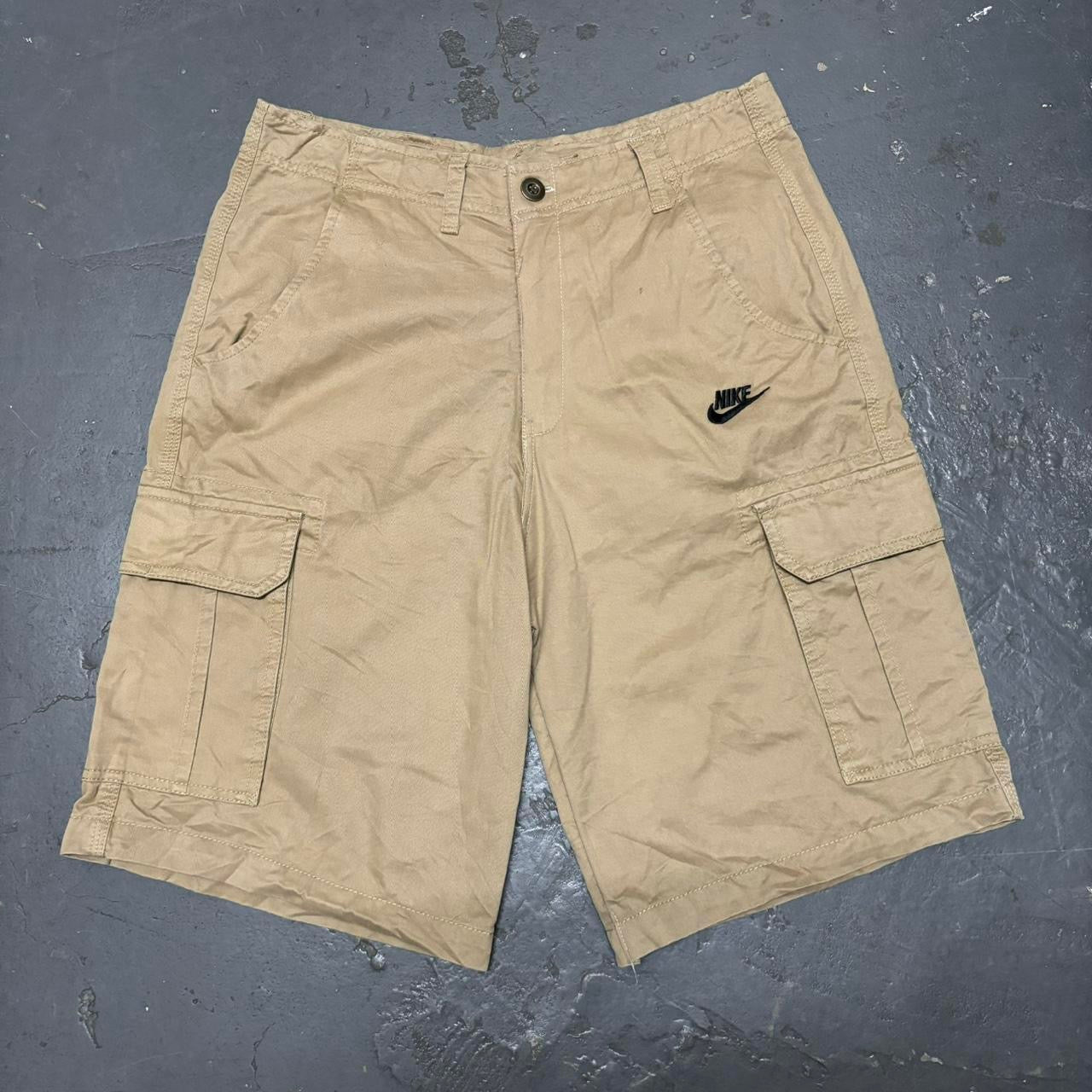 Vintage Nike cargo pants size: 32”