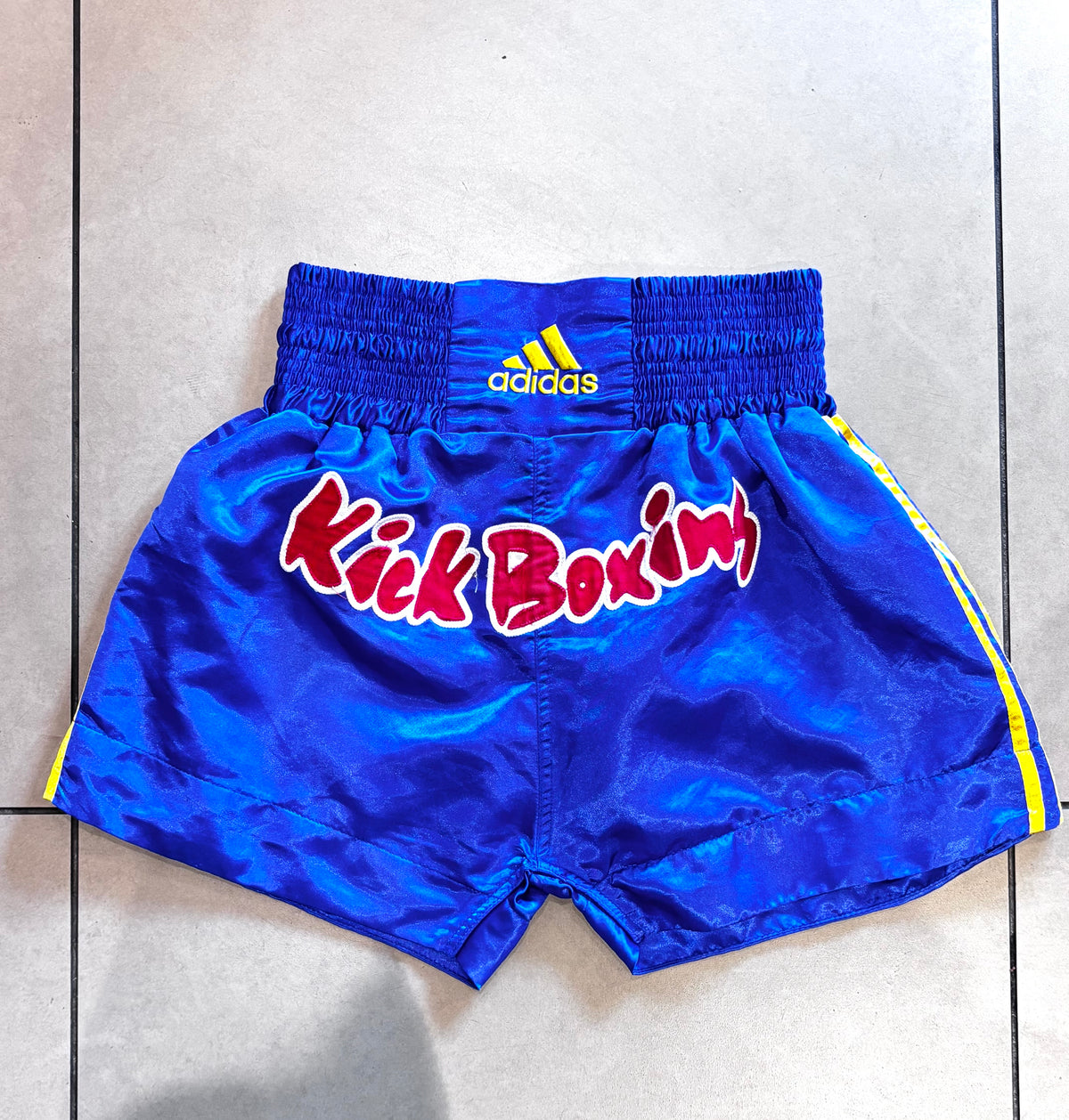 Adidas kick boxing short size L