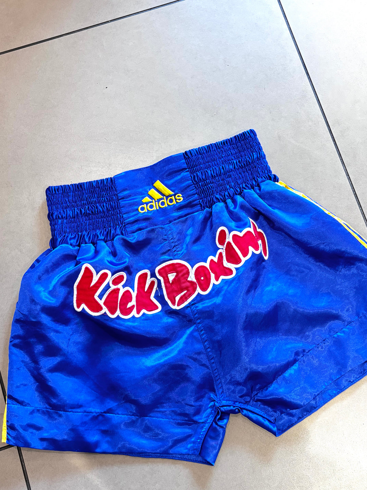 Adidas kick boxing short size L