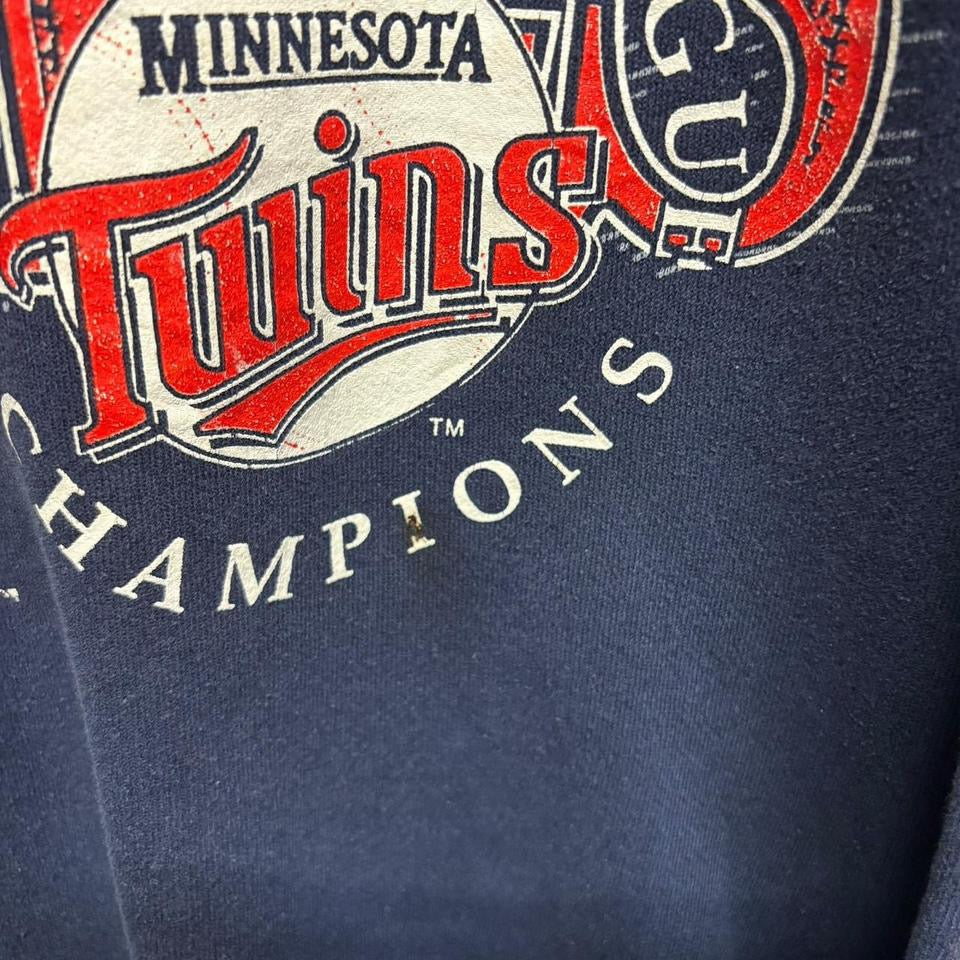 Navy Twins Minnesota crew neck sweatshirt size M