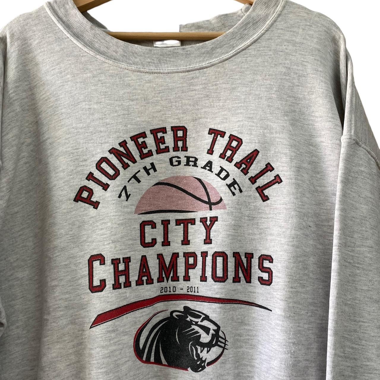 Vintage city champion sweater size: XL