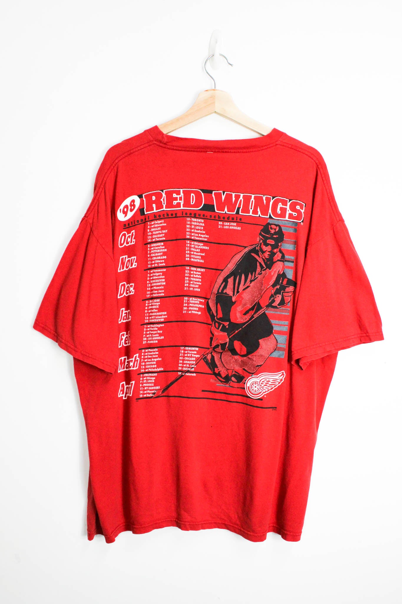 Vintage Red Wings T-shirt size: XL