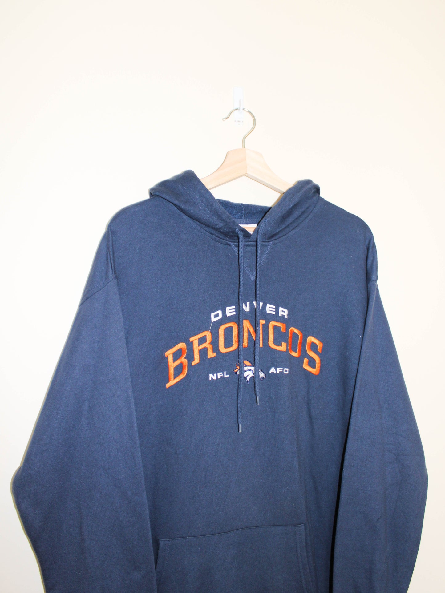 Vintage Denver Broncos NFL Hoodie size: L-XL