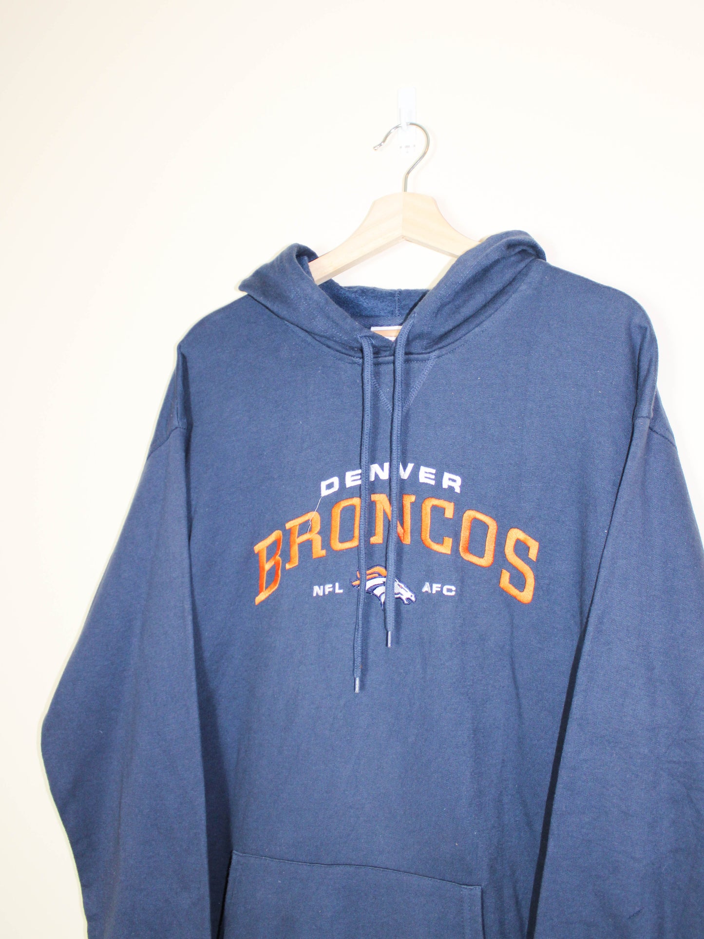 Vintage Denver Broncos NFL Hoodie size: L-XL