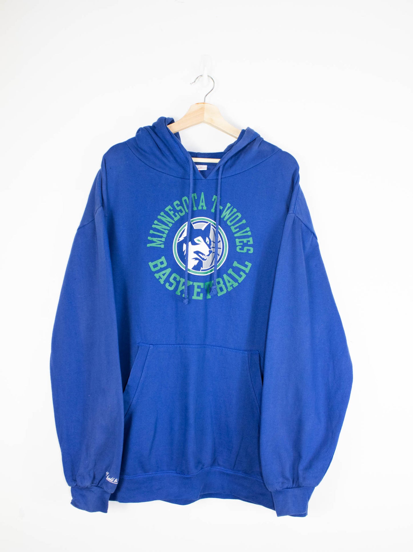 Vintage Minnesota T-Wolves Basketball Hoodies size: 3XL