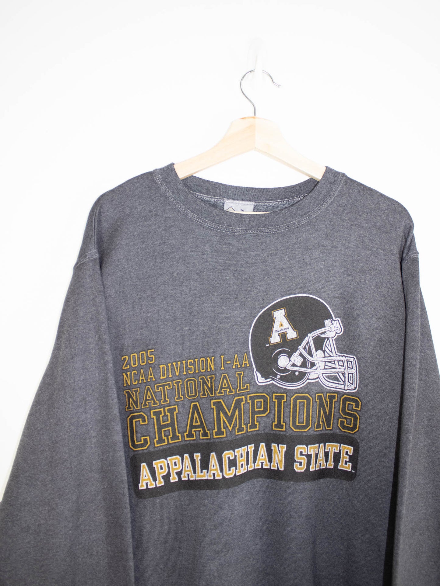 Vintage NCAA Division National Champion sweatshirt size: L