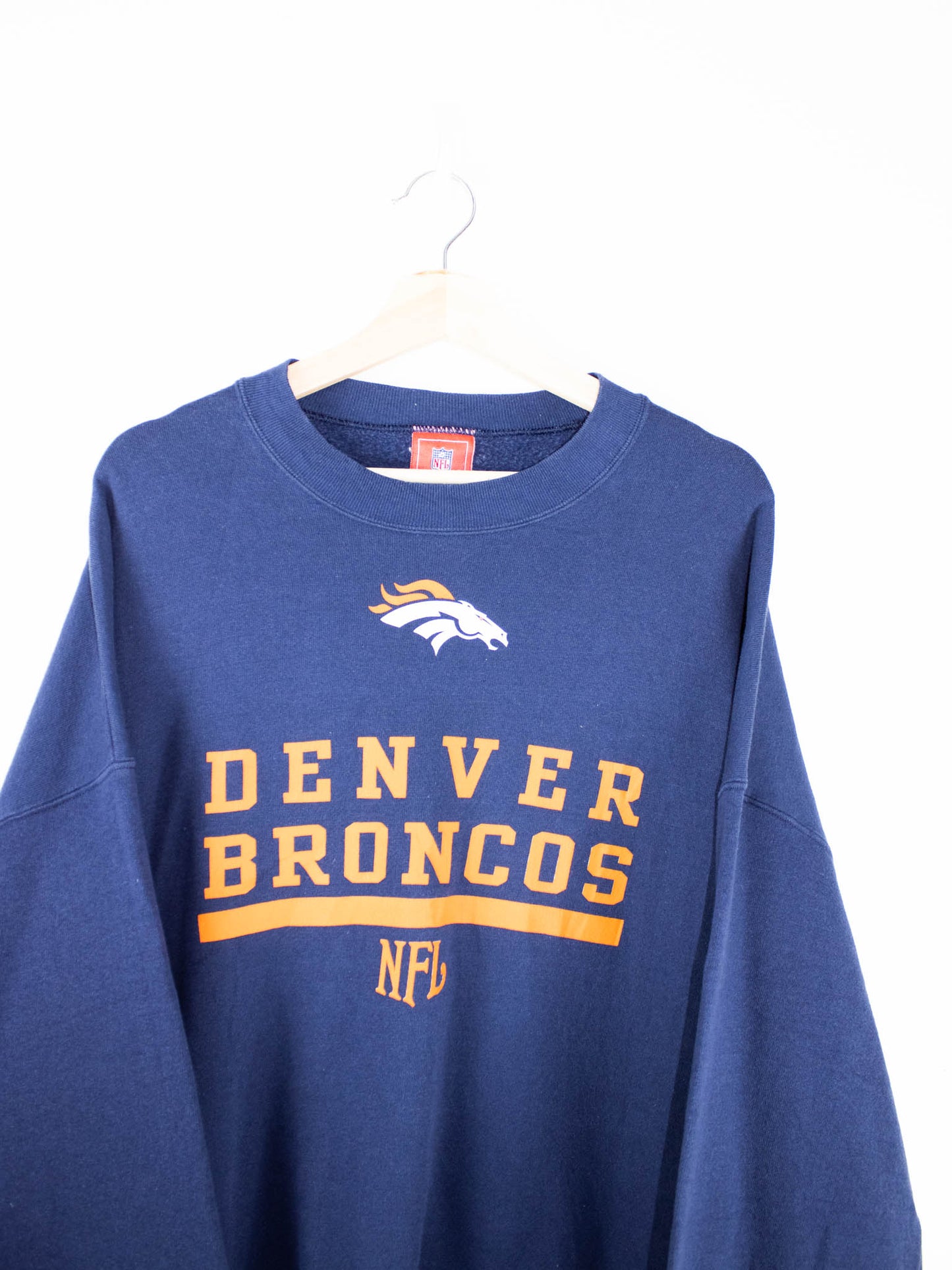 Vintage Denver Broncos NFL sweatshirt size: XL