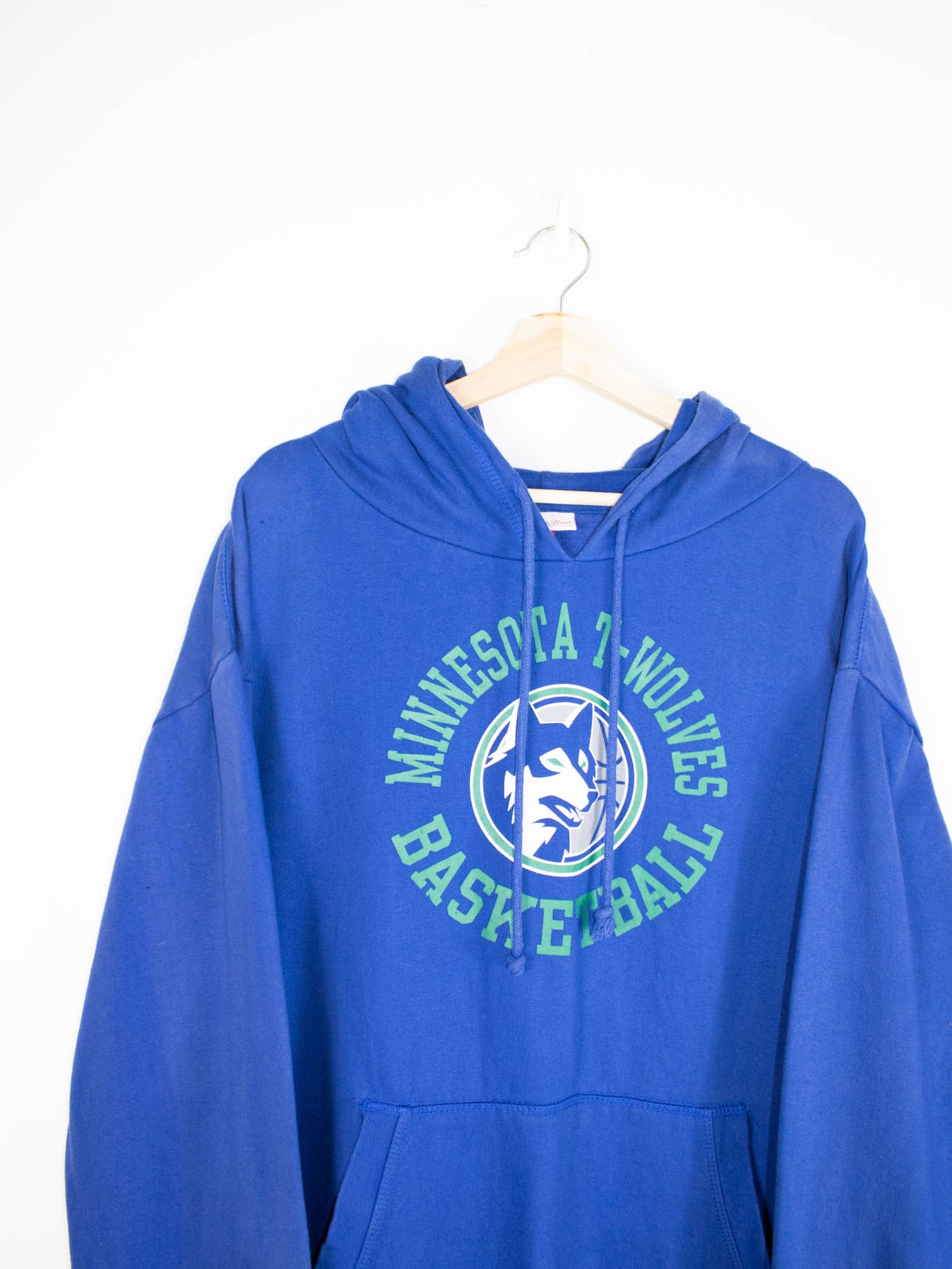 Vintage Minnesota T-Wolves Basketball Hoodies size: 3XL